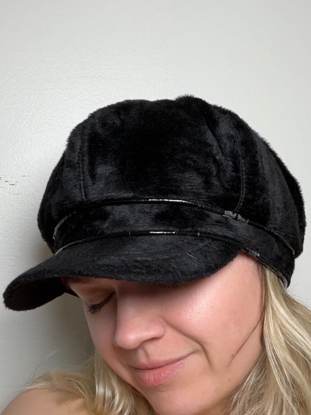 Nine West Black Faux Fur Baker News Boy Hat Red Satin Lining Classic Grunge y2k